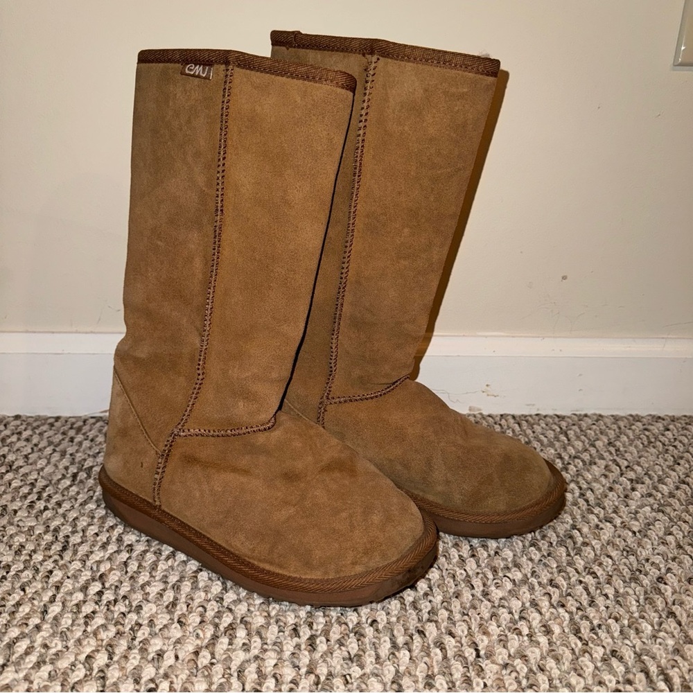 Emu hi bronte sheep skin boots
